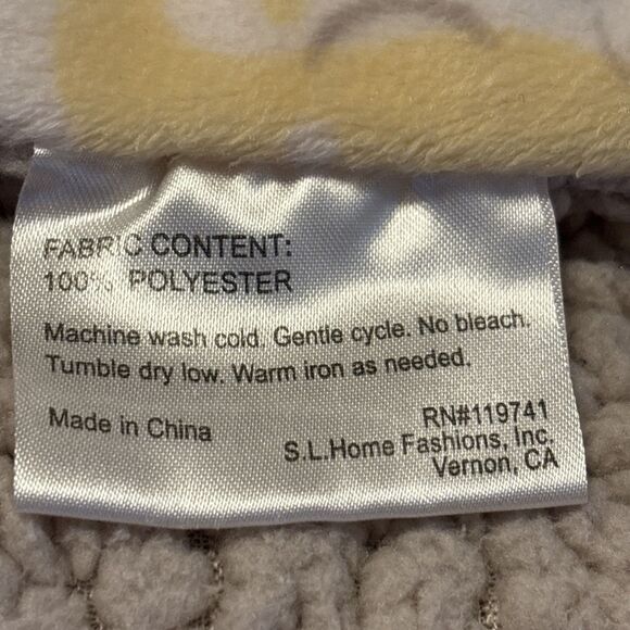 S L Home Fashions Baby Blanket Elephants Grey Yellow White Sherpa 30” X 38” - Picture 4 of 6